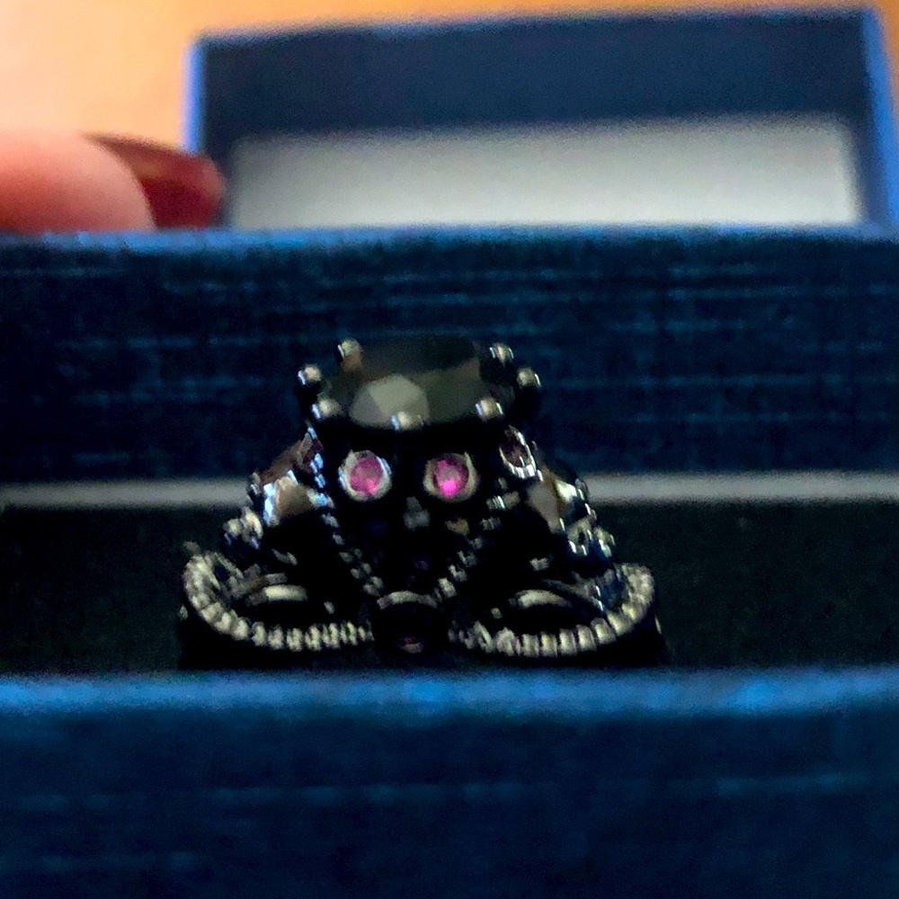 NWOT- CHARLINLIOL: Women’s Punk Style Skull Ring- Size 7. NEW, NEVER WORN.